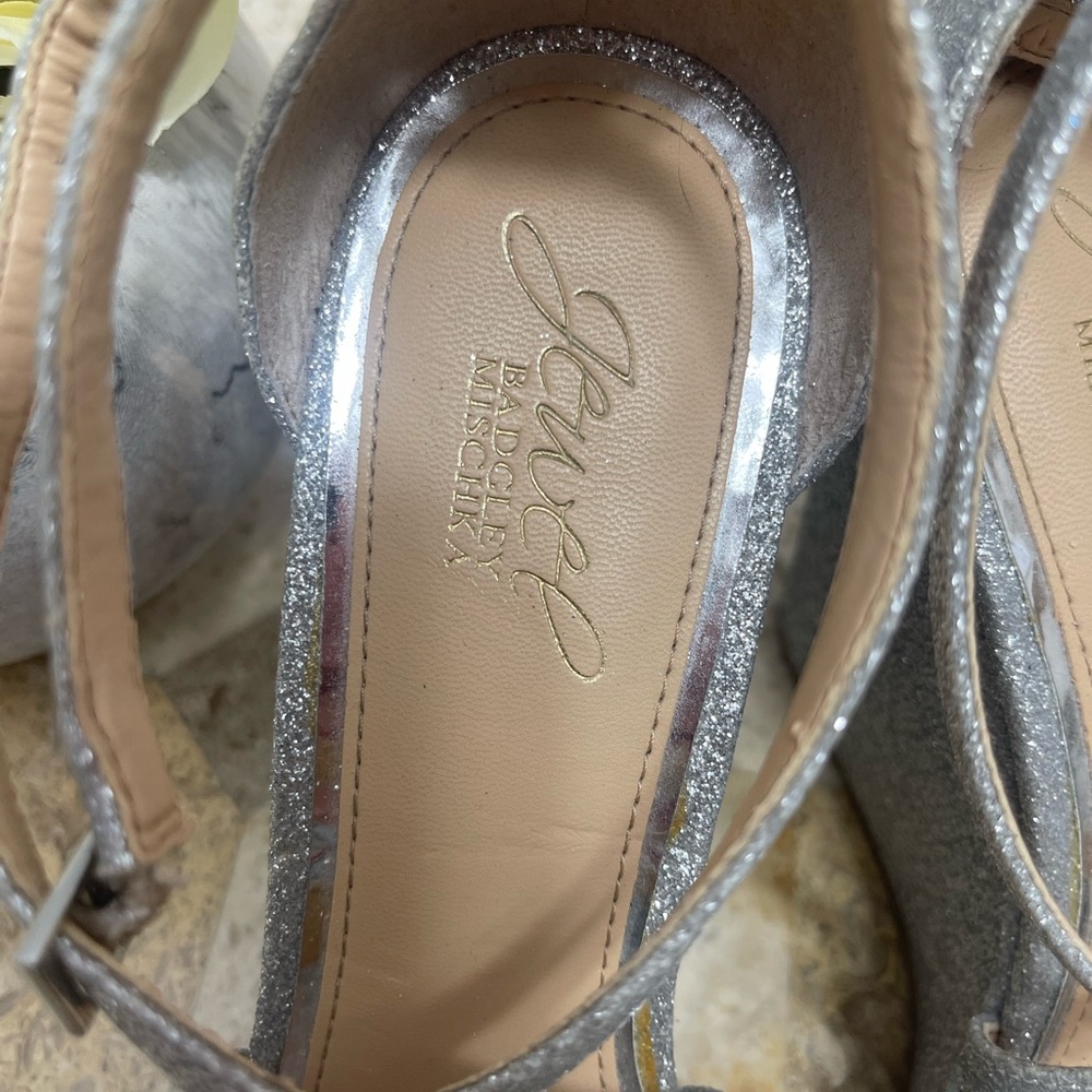 Jewel Bagley Mischka silver glitter wedges - Picture 7 of 11
